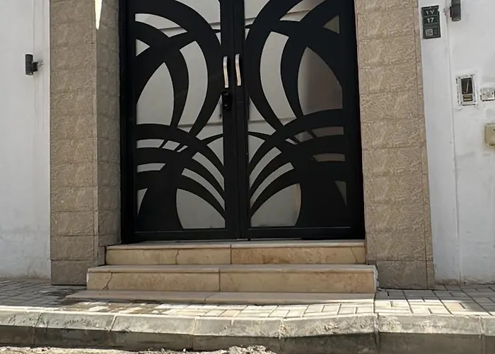 شقه مودرن مسبح خاص